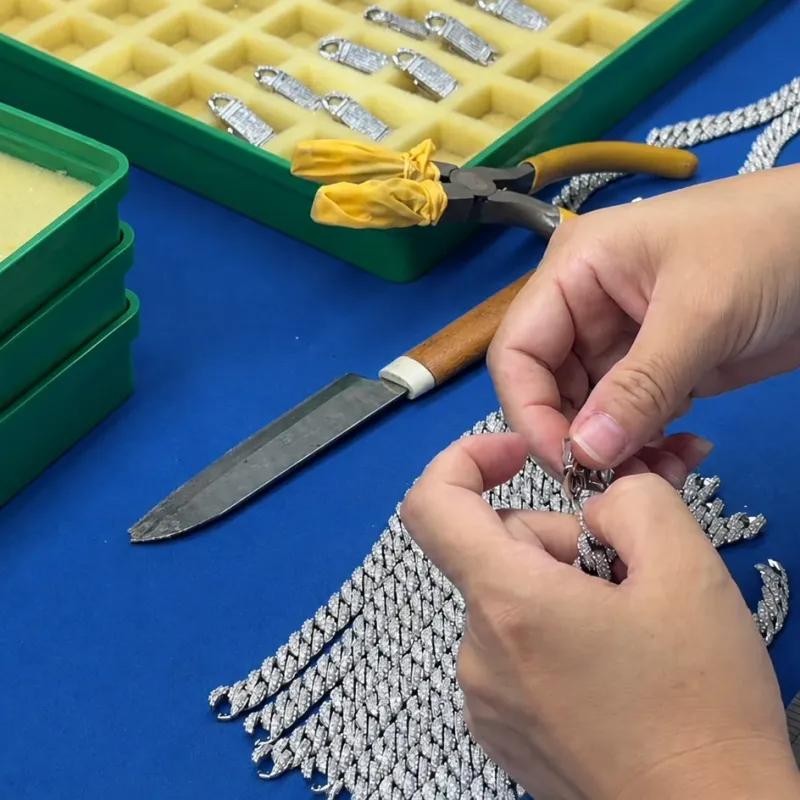 Finished jewelry assembly for tennis chain pieces