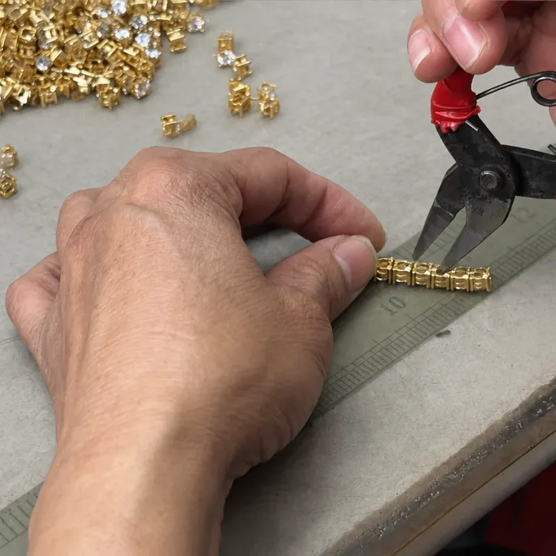 Chain length cutting during final assembly
