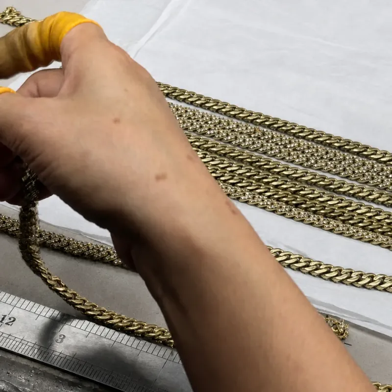 Semi-finished chain inspection during quality control